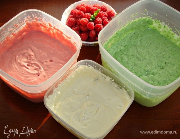 Каждые полчаса емкости доставать и миксером перемешивать.