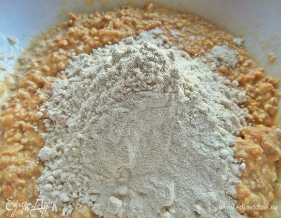Муку с разрыхлителем.