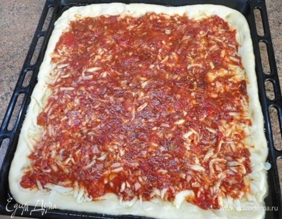 Сверху — соус.