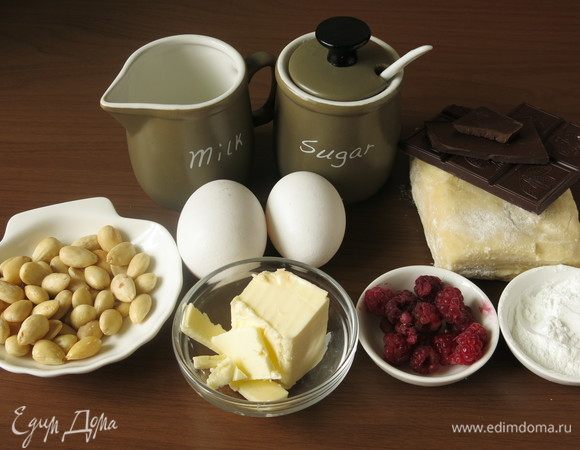 Готовим начинку, подготовим продукты, масло заранее достанем из холодильника.