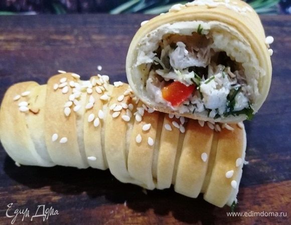 И получаем вот такие пирожки с курицей. Очень тонкое тесто и много начинки.