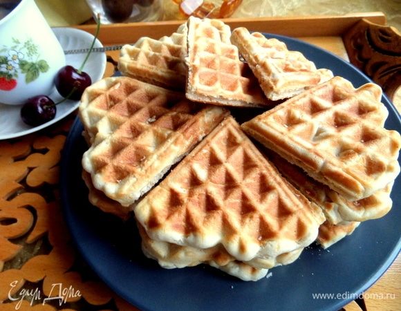 Вафли напоминают бисквитное тесто.