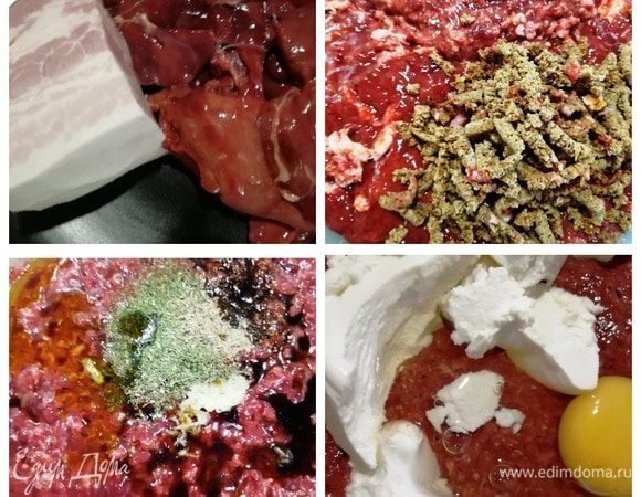 Печень куриную прокрутим через мясорубку вместе с грудинкой и кусочком хлеба. Перемешаем. Добавим специи, масло, яйцо, соевый соус. В самом конце добавим творожный сыр. Еще раз все перемешаем до однородности.