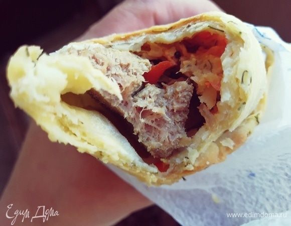 А когда берете их с собой в дорогу, просто откусываете и наслаждаетесь. Язык настолько мягкий, что нож и не требуется. Приятного аппетита!