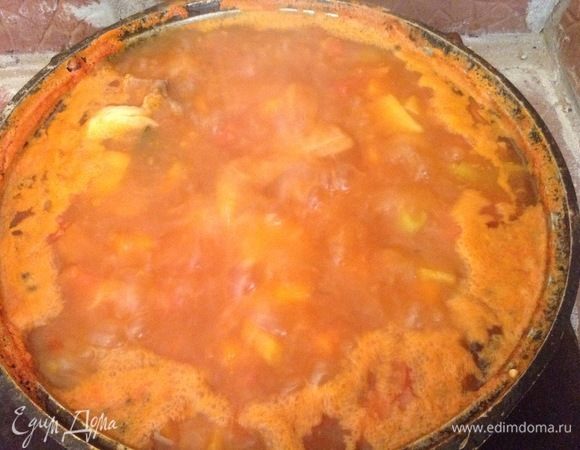 Рассказ о шурпе — отдельная сказка:) Здесь она лишь для того, чтобы подчеркнуть. Как оказалось, этот салат просто незаменим к шурпе.