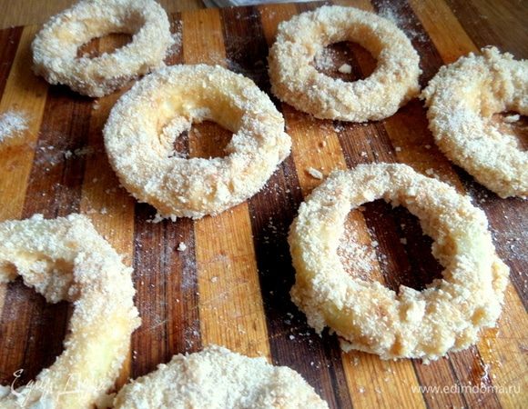 Затем снова в кляр и в сухари окунуть. У меня домашние сухари из булки.