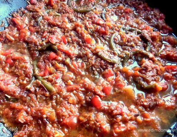 Но потом передумала, так как стрелки совсем впитались в соусе и стали мягкими. Можно соус взбить блендером.