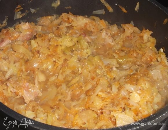 Тушим до готовности капусты.