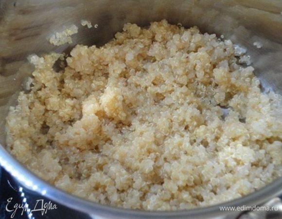 За это время крупа впитала в себя всю влагу и стала рассыпчатой.