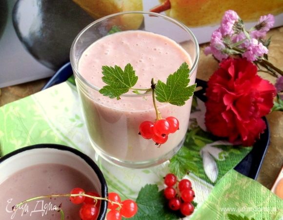 Украшаем веточкой смородины и подаем.