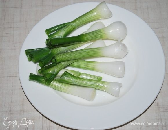 Подготовим лук.