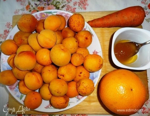 Подготовить необходимые продукты для приготовления смузи.