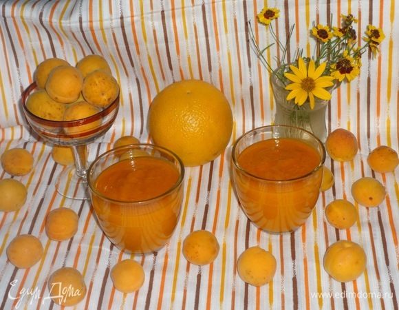 Разлить смузи по стаканам и наслаждаться летом. Приятного аппетита!