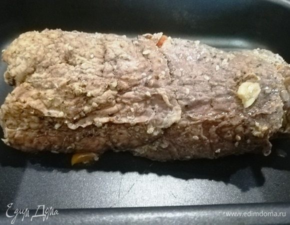 Пока наш рулет неаппетитно смотрится. Исправим это.