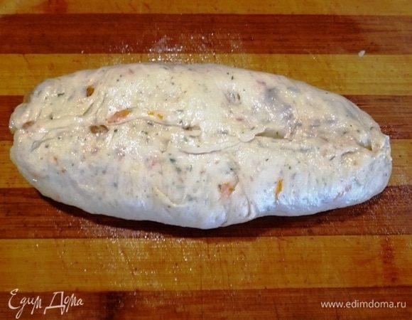 И формируем вот такой пирожок.