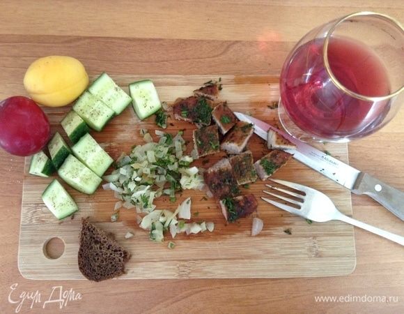 Если вдруг остался кусочек, то раннее утро завтрашнего дня (выходного, конечно, или отпускного) может выглядеть как-то так. Сангрия или прохладный бокал вина — точно не помеха:) Никаких секретов в этом рецепте нет. Так, настроения для:)