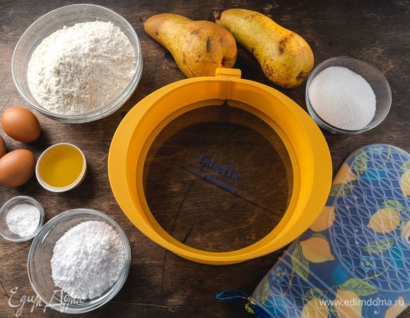 Для приготовления пирога нам понадобятся следующие ингредиенты.