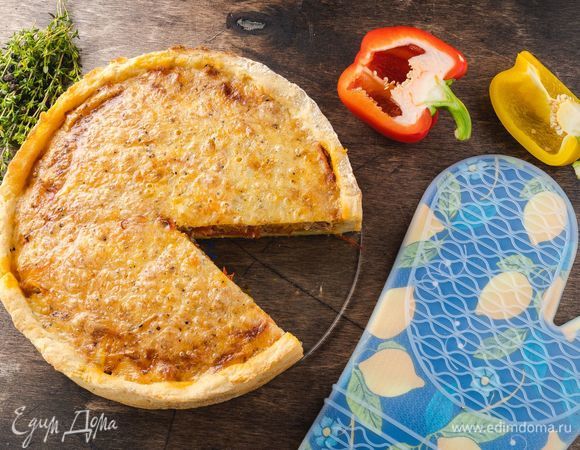 Выпекайте пирог при 180°С 45 минут. Ориентируйтесь по своей духовке! Остудите пирог и подавайте к столу. Приятного аппетита!<br />
 