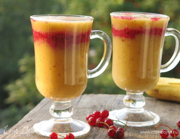 Разливаем по бокалам. Прияного!