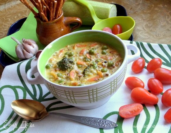 Удобно варить такой суп на даче с молодыми овощами.