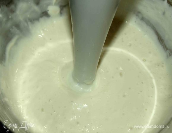 Все соединить погружным блендером в однородную массу.