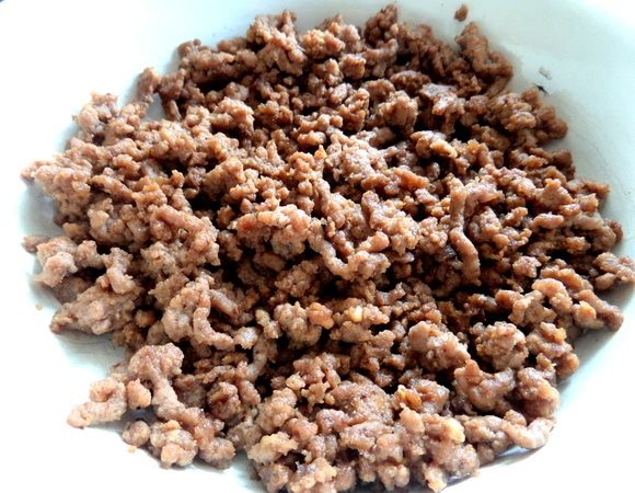 Фарш готовый пересыпать в отдельную миску.