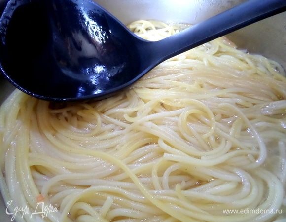 Сохранить немного отвара от гарнира. 