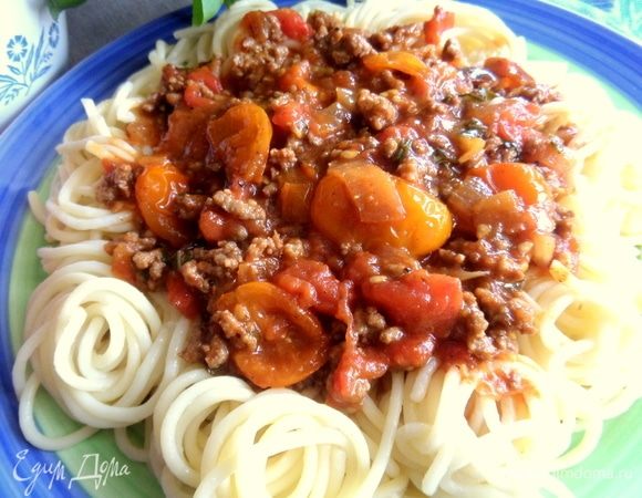 Подаем его сверху на гарнире.