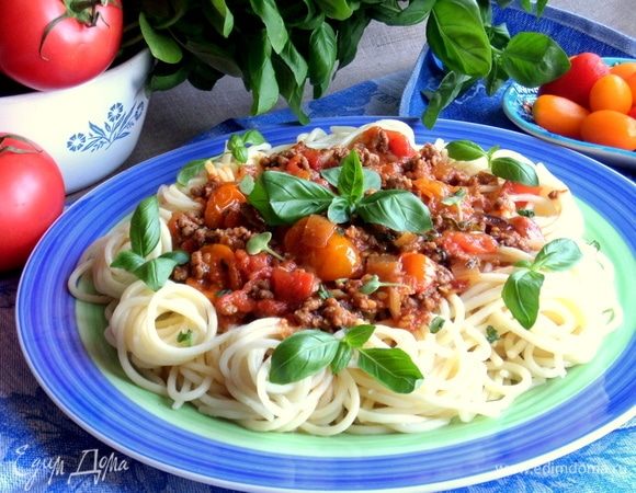 Украшаем базиликом или другой зеленью.