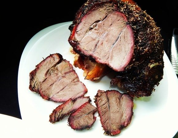 Мясо получается нежное, тающее во рту.