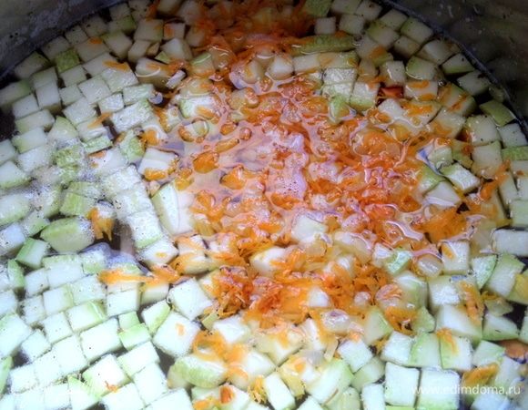 Продолжаем варить суп. Воды можно и больше.