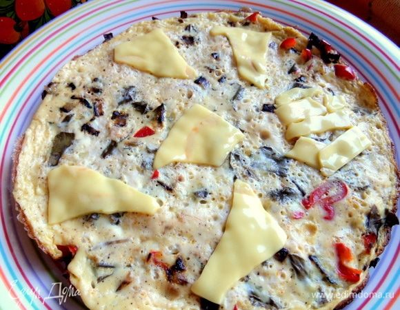 И сразу положить пластинки сыра или посыпать тертым.