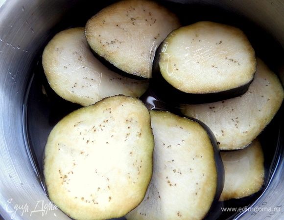 Я по обыкновению замачиваю в воде с солью.