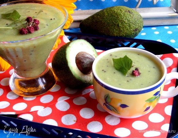 Украшаем листиком малины, например.