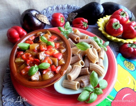 Украшаем при подаче листиками базилика.