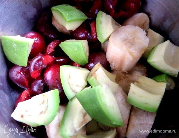 Все поместить в высокую емкость.