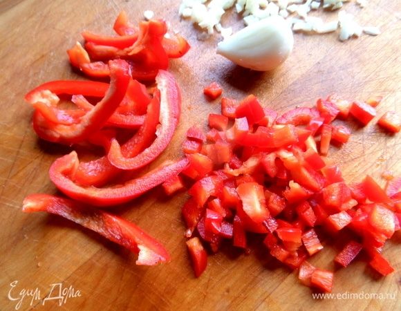 Решила добавить паприку для цвета и вкуса.