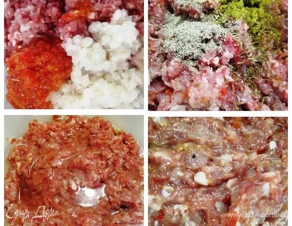Мясо прокручиваем на мясорубке вместе с луком, добавляем аджику (у меня домашняя), специи и соль. Вливаем воду. Фарш должен получиться вязким, но не плавать в воде.