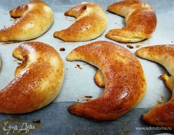 Готовые рогалики.