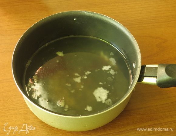 Кипятим воду с пудрой.