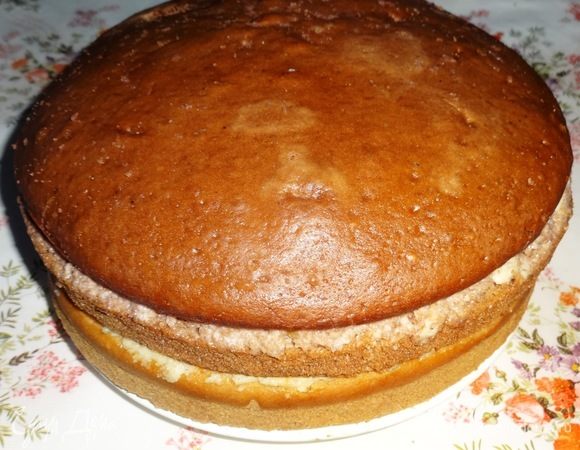 Накрыть сверху крышечкой из темного теста. Слегка прижать. Вот такая получилась конструкция.