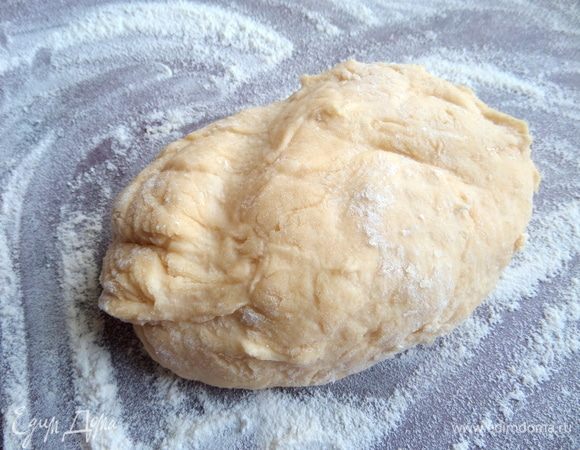 Тесто на лапшу можно посмотреть здесь: https://www.edimdoma.ru/retsepty/118202-cup-s-myasnymi-ruletikami