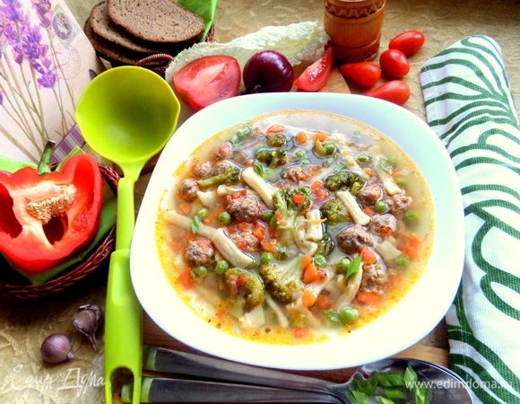 Я не любитель забеливать сметаной супы, но вы решайте сами.