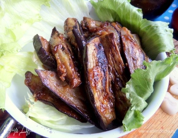 Все, блюдо готово! Переносим на тарелку.