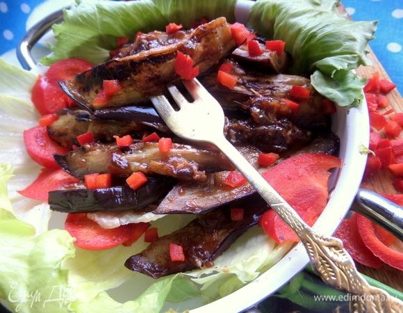 Баклажаны трудно сфотографировать красиво, на то их и зовут «синенькие».