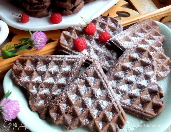 Когда остынут, посыпать сахарной пудрой.