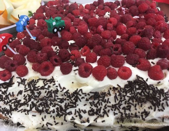 Украшаем малиной, шоколадной крошкой, импровизируем по вашему вкусу!