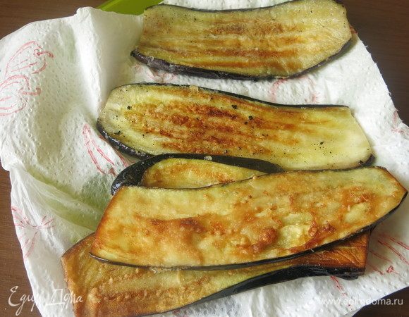 Выкладываем на салфетку.