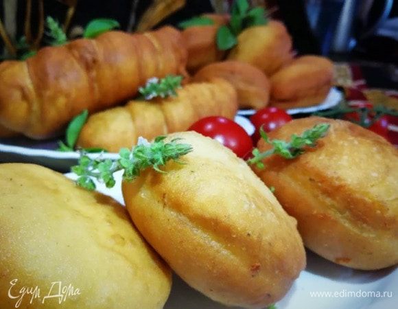 Выбирайте пирожок и угощайтесь!