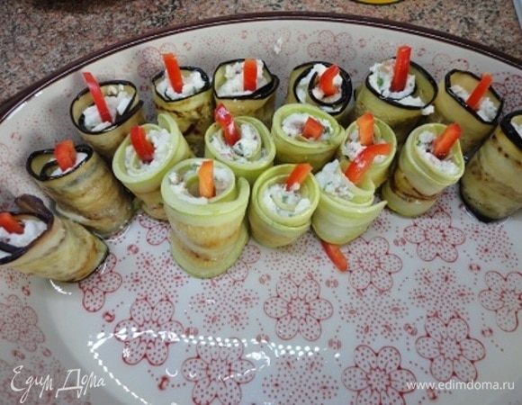 Выкладываем в жаропрочную форму для запекания, смазанную растительным маслом. Запекаем при температуре 200°C 20 минут.